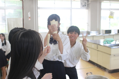 ６