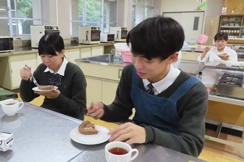 う