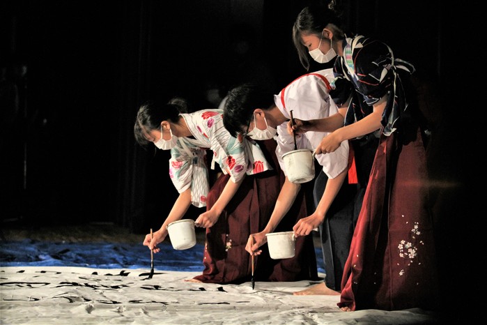 202511051949540142ac808ef